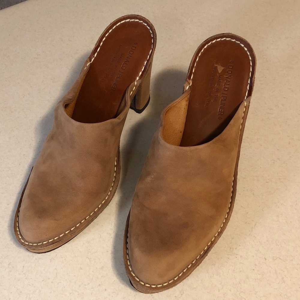 Donald J Pliner Mules